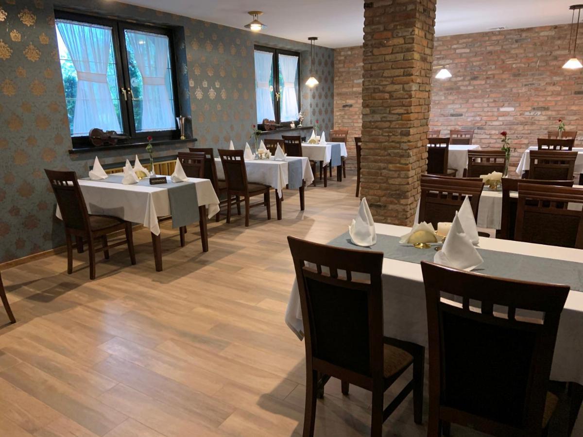 A&P Motel Миколув Экстерьер фото