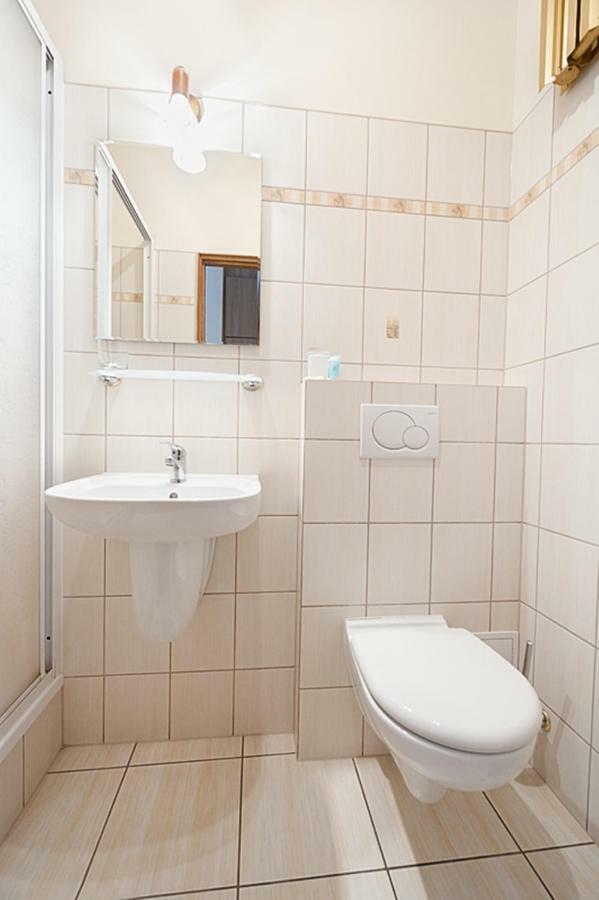 A&P Motel Миколув Экстерьер фото