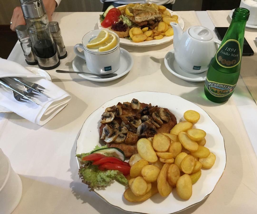 A&P Motel Миколув Экстерьер фото