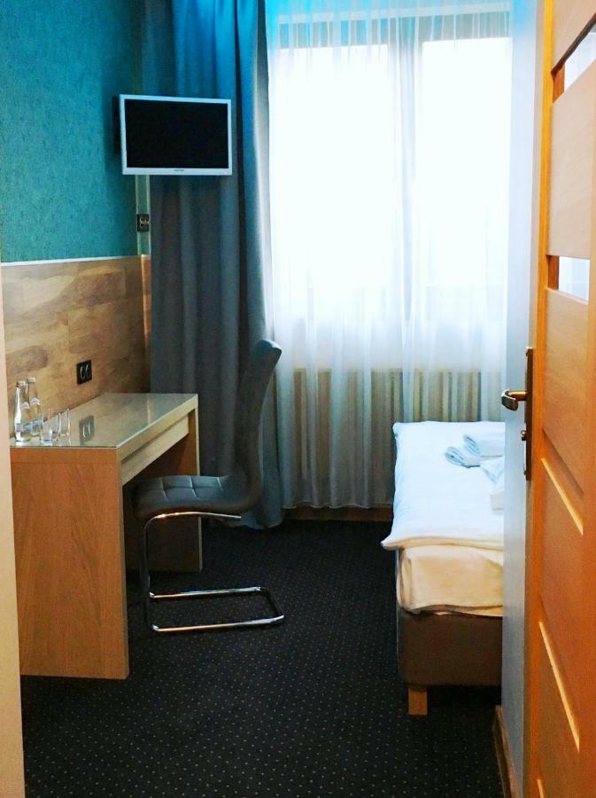 A&P Motel Миколув Экстерьер фото